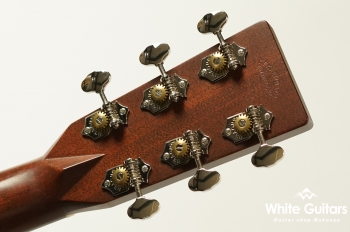 Custom Shop D-28 Premium Grade Bearclaw Sitka Spruce / Madagascar Rosewood